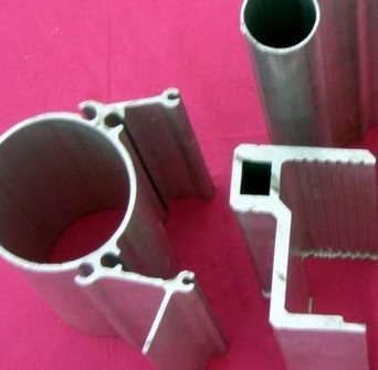 南海鋁躍 工業(yè)鋁型材與氧化鋁型材在自動化輸送領(lǐng)域的卓越供應(yīng)